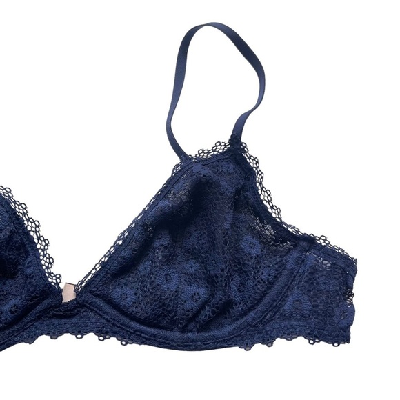 Victoria’s Secret Blue Lace Unlined Underwire Bra Size M Sexy - Picture 7 of 11